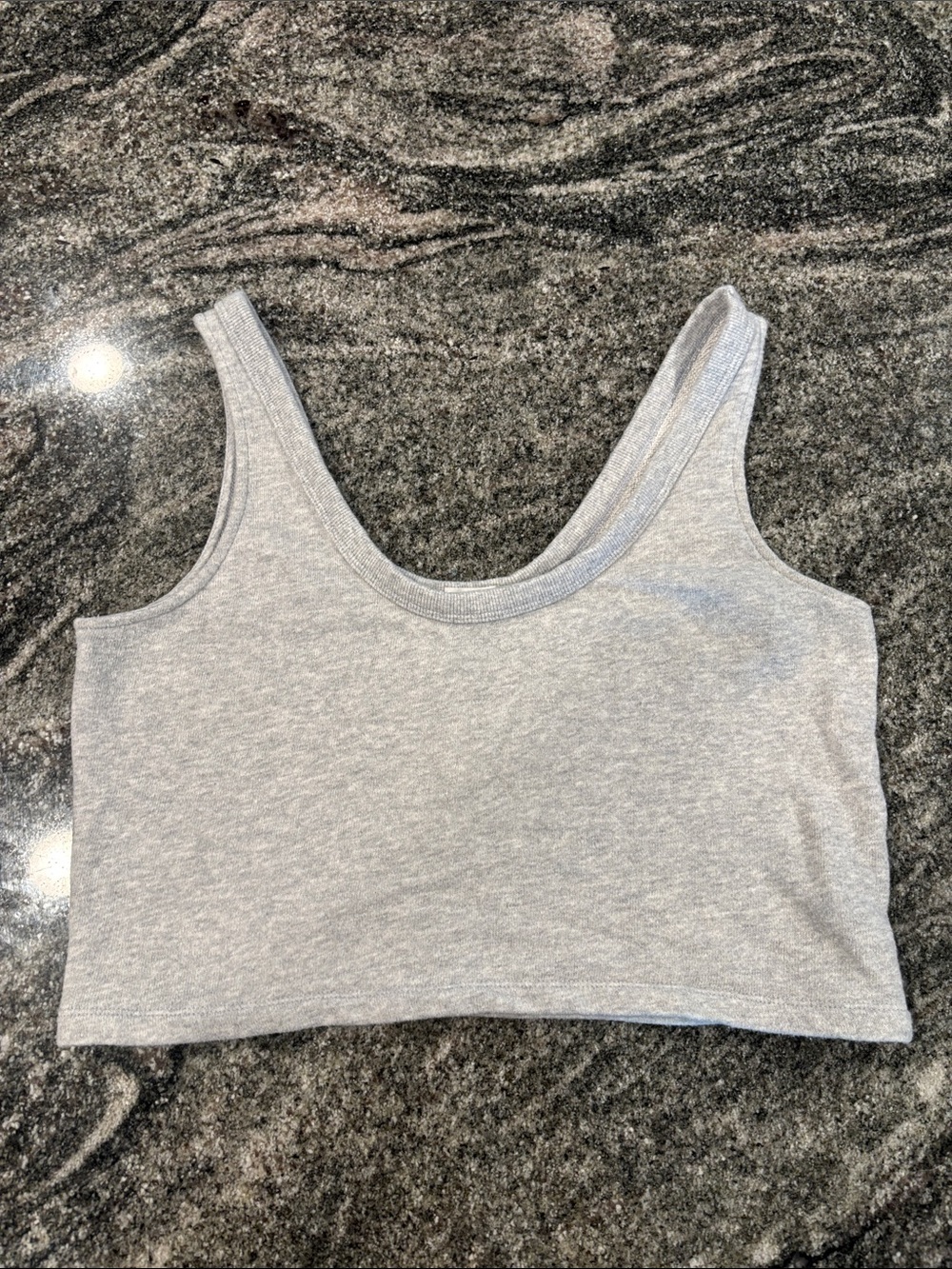 Everyday Scoop Neck Crop Tank Top - Light Gray